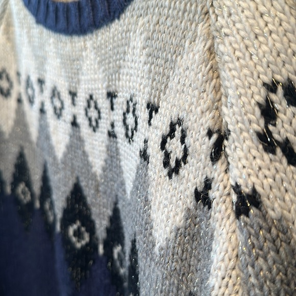 American Eagle Sweater - Picture 3 of 6